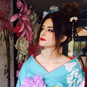 Meet your Posher, Maya